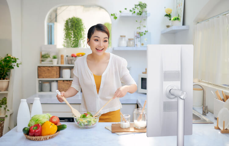 內建攝影鏡頭、麥克風。
